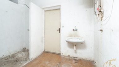 Rodinný dům s příslušenstvím a pozemky, Budišov