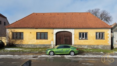 Rodinný dům s příslušenstvím a pozemky, Budišov