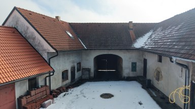 Rodinný dům s příslušenstvím a pozemky, Budišov