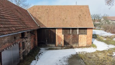 Rodinný dům s příslušenstvím a pozemky, Budišov