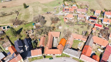 Rodinný dům s příslušenstvím a pozemky, Budišov